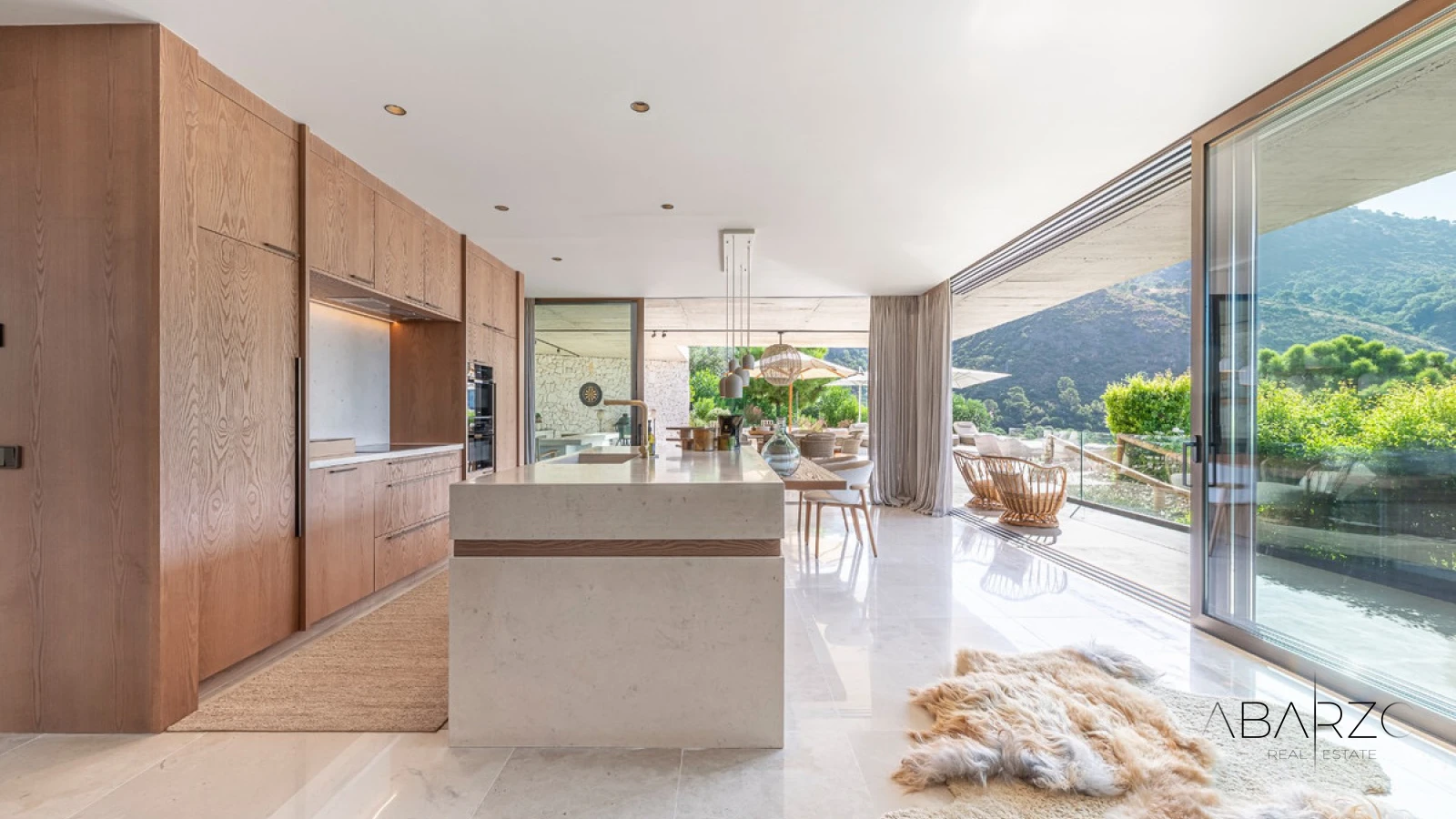 Contemporary hillside house with Mediterranean views and integrated design — interior, El Madroñal, Benahavís (12 of 49)