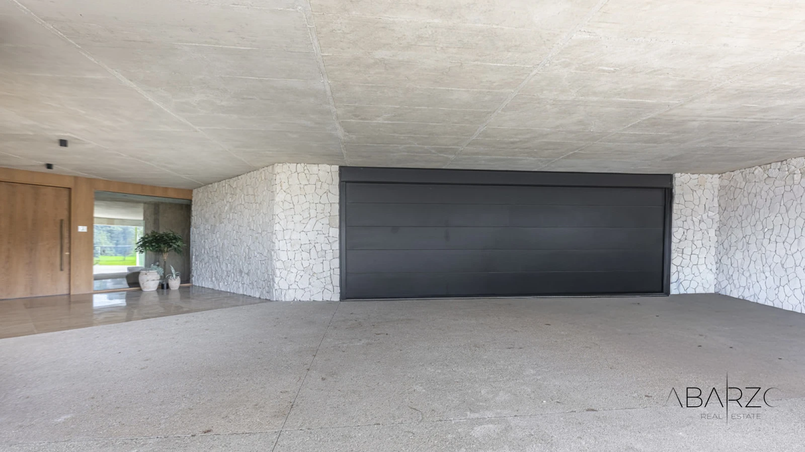 Contemporary hillside house with Mediterranean views and integrated design — interior, El Madroñal, Benahavís (41 of 49)