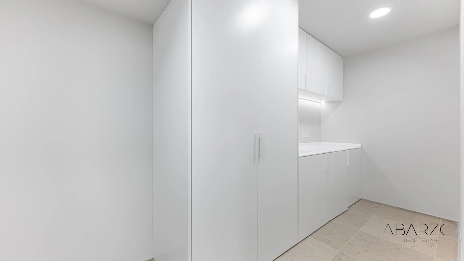 Contemporary hillside house with Mediterranean views and integrated design — interior, El Madroñal, Benahavís (38 of 49)