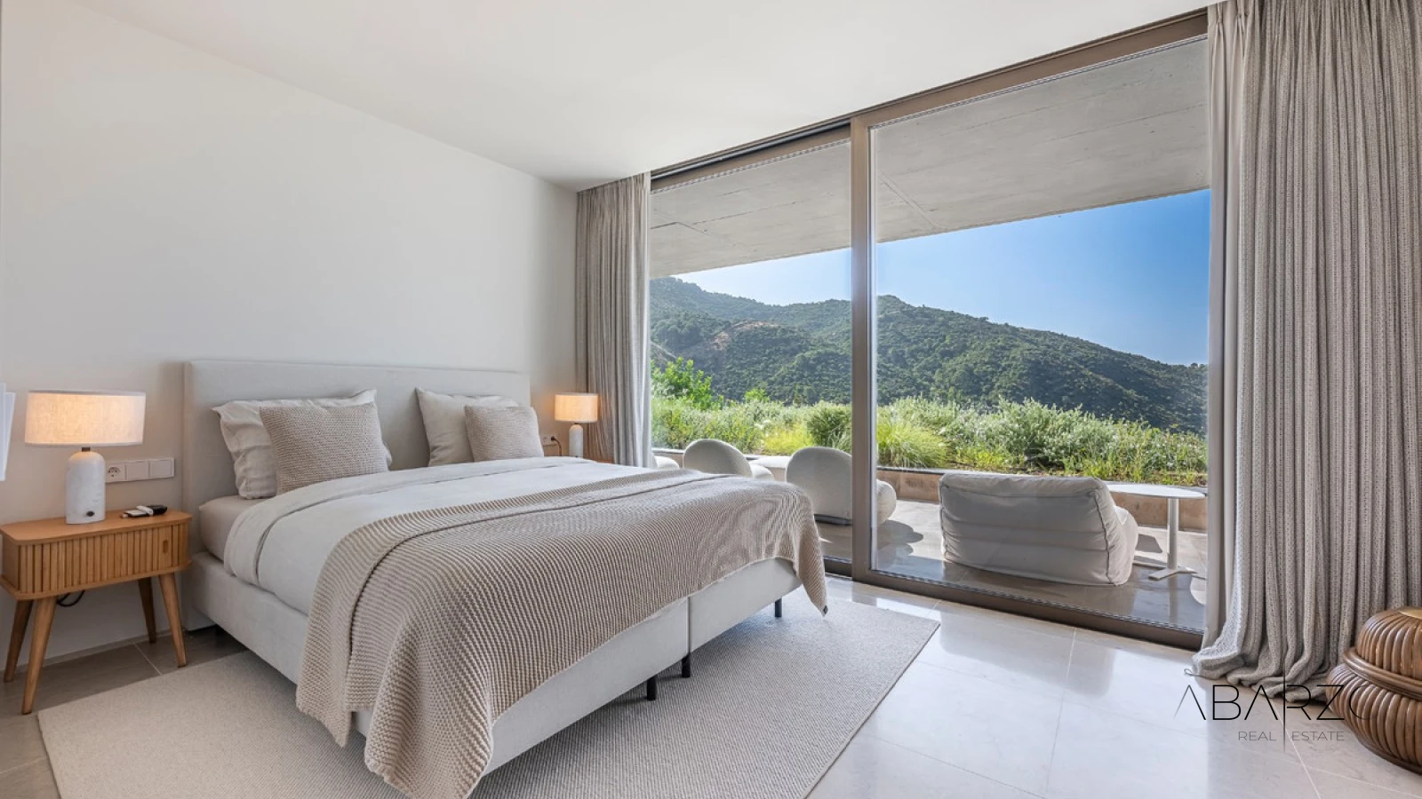 Contemporary hillside house with Mediterranean views and integrated design — interior, El Madroñal, Benahavís (30 of 49)