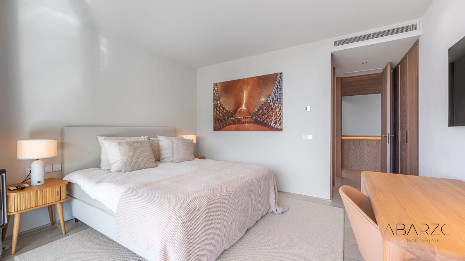 Contemporary hillside house with Mediterranean views and integrated design — interior, El Madroñal, Benahavís (27 of 49)