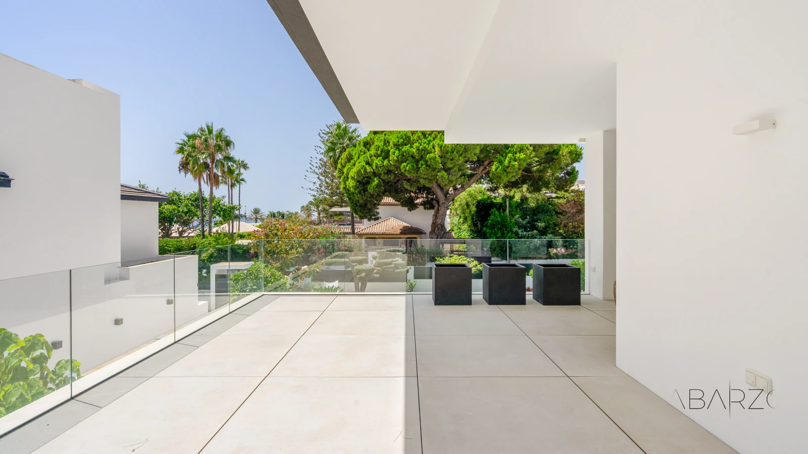 Magnificent Villa in Costa del Sol with Modern Design and Sea Proximity — interior, Cortijo Blanco, San Pedro de Alcántara (25 of 36)