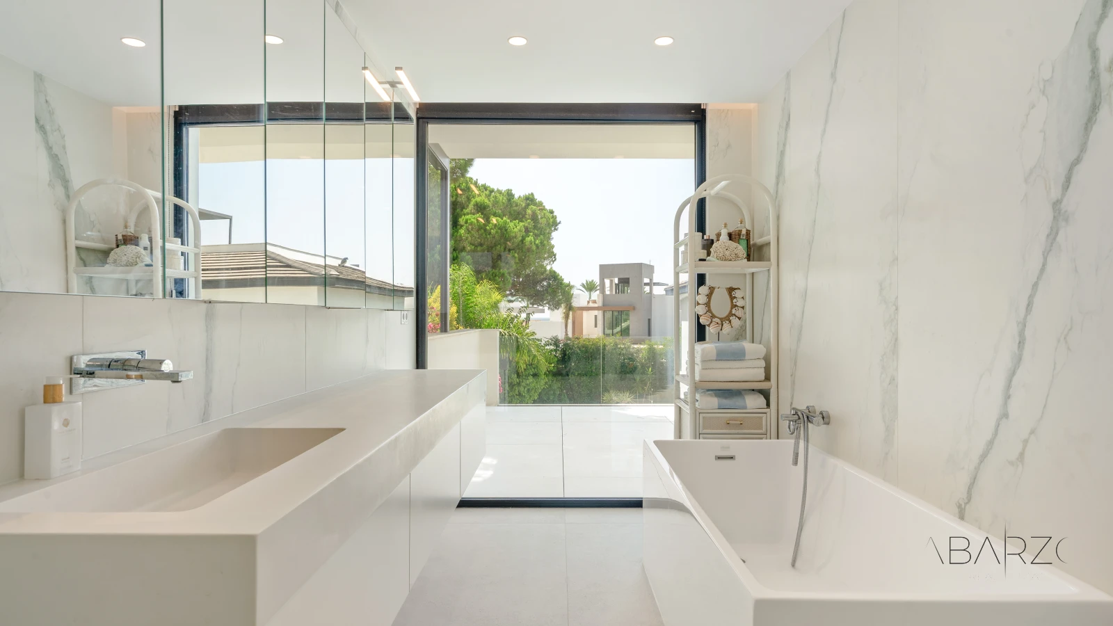 Magnificent Villa in Costa del Sol with Modern Design and Sea Proximity — interior, Cortijo Blanco, San Pedro de Alcántara (18 of 36)