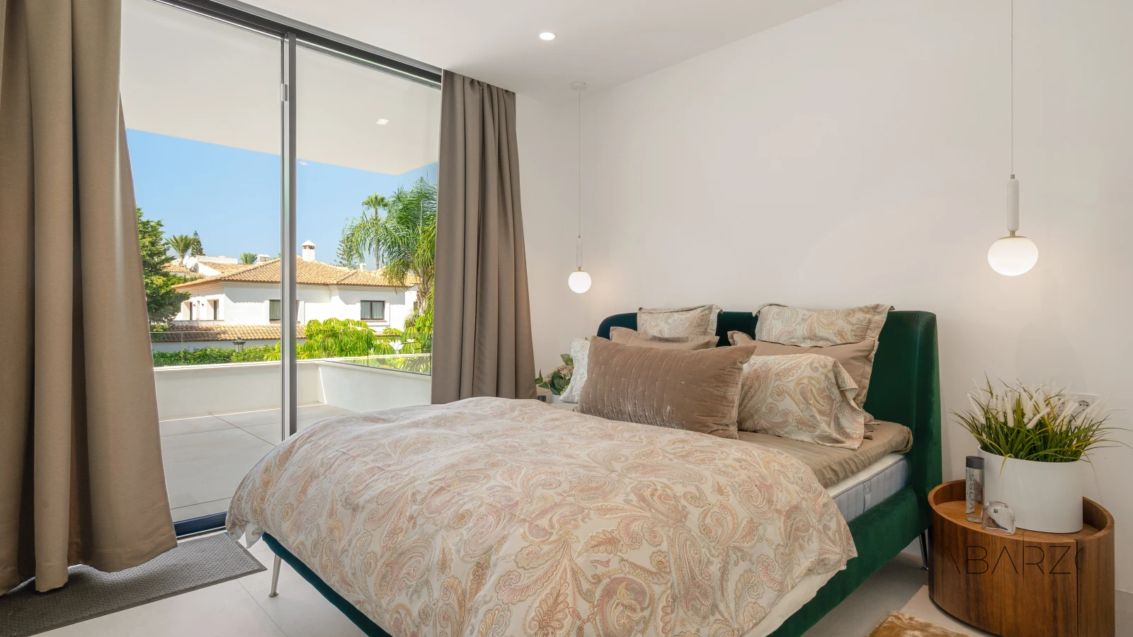Magnificent Villa in Costa del Sol with Modern Design and Sea Proximity — interior, Cortijo Blanco, San Pedro de Alcántara (23 of 36)