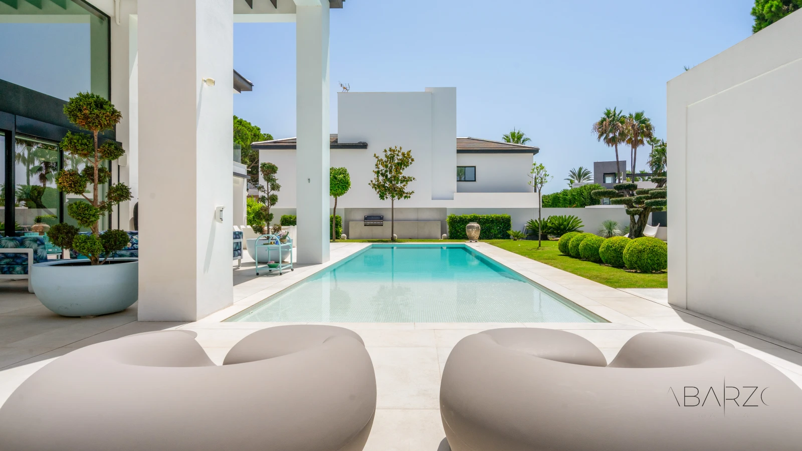 Magnificent Villa in Costa del Sol with Modern Design and Sea Proximity — interior, Cortijo Blanco, San Pedro de Alcántara (4 of 36)