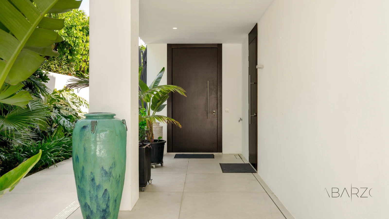 Magnificent Villa in Costa del Sol with Modern Design and Sea Proximity — interior, Cortijo Blanco, San Pedro de Alcántara (27 of 36)