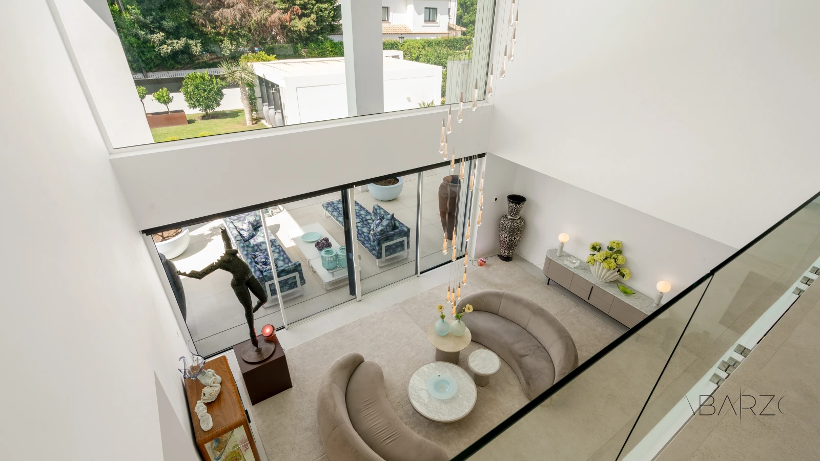 Magnificent Villa in Costa del Sol with Modern Design and Sea Proximity — interior, Cortijo Blanco, San Pedro de Alcántara (9 of 36)