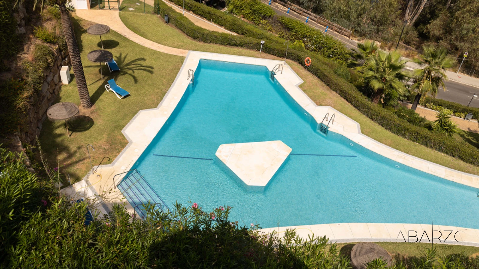 Apartment with Private Pool and La Concha Views in Les Belvederes, Nueva Andalucía, Marbella — interior, Nueva Andalucía, Marbella (23 of 32)