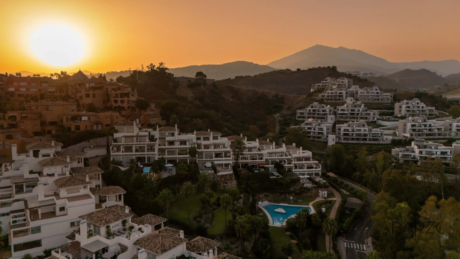 Apartment with Private Pool and La Concha Views in Les Belvederes, Nueva Andalucía, Marbella — interior, Nueva Andalucía, Marbella (31 of 32)