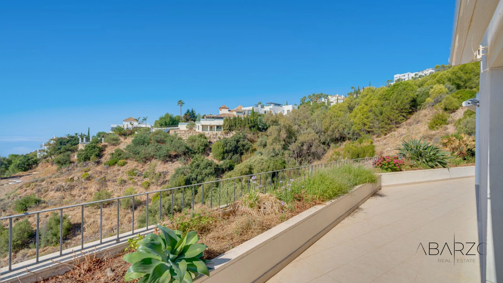 Ground floor apartment in Lomas de Los Monteros with terrace and pool access — interior, Marbella East, Marbella (15 of 19)