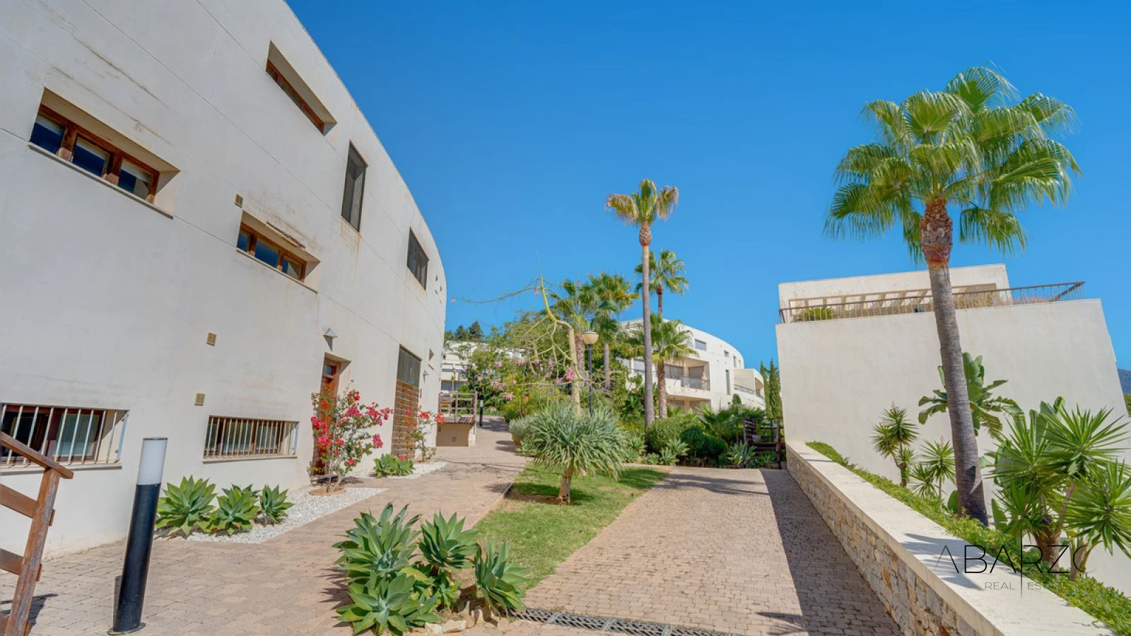 Ground floor apartment in Lomas de Los Monteros with terrace and pool access — interior, Marbella East, Marbella (10 of 19)