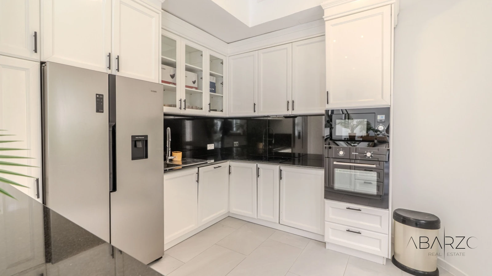 Beautiful 4-Bedroom Villa in Nueva Andalucía with Pool and Gardens — interior, Nueva Andalucía, Marbella (13 of 49)