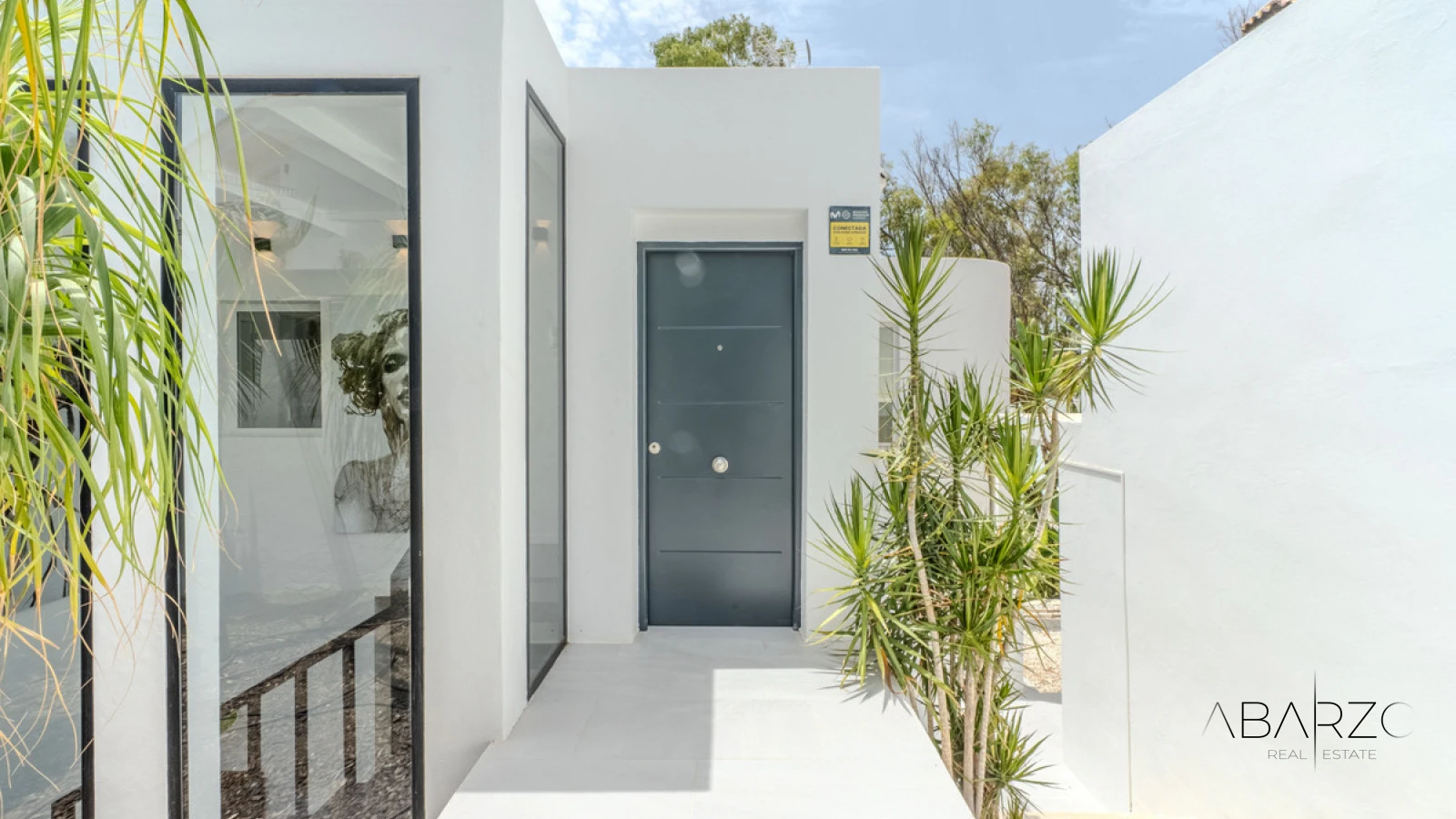 Beautiful 4-Bedroom Villa in Nueva Andalucía with Pool and Gardens — interior, Nueva Andalucía, Marbella (23 of 49)