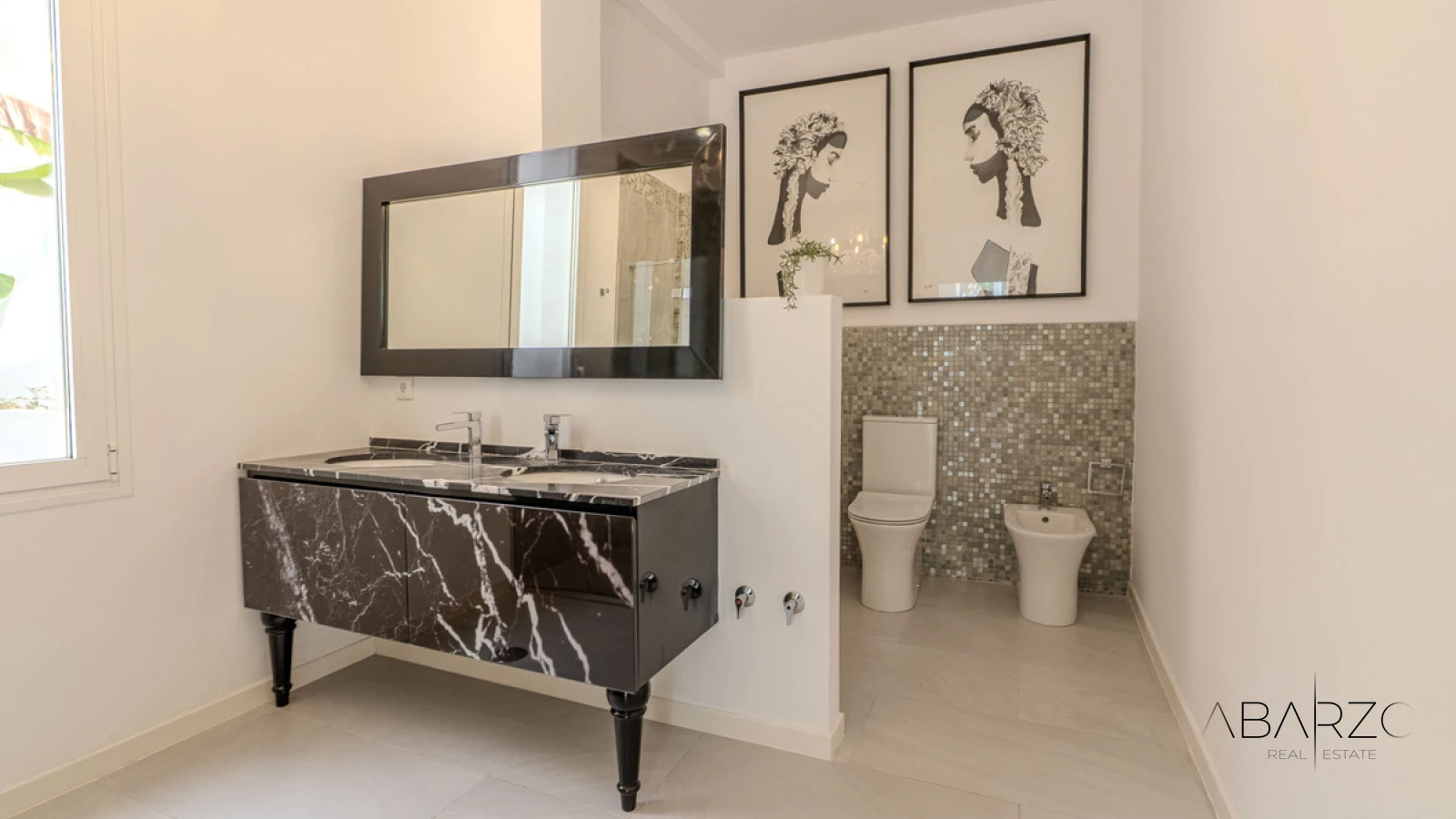 Beautiful 4-Bedroom Villa in Nueva Andalucía with Pool and Gardens — interior, Nueva Andalucía, Marbella (27 of 49)