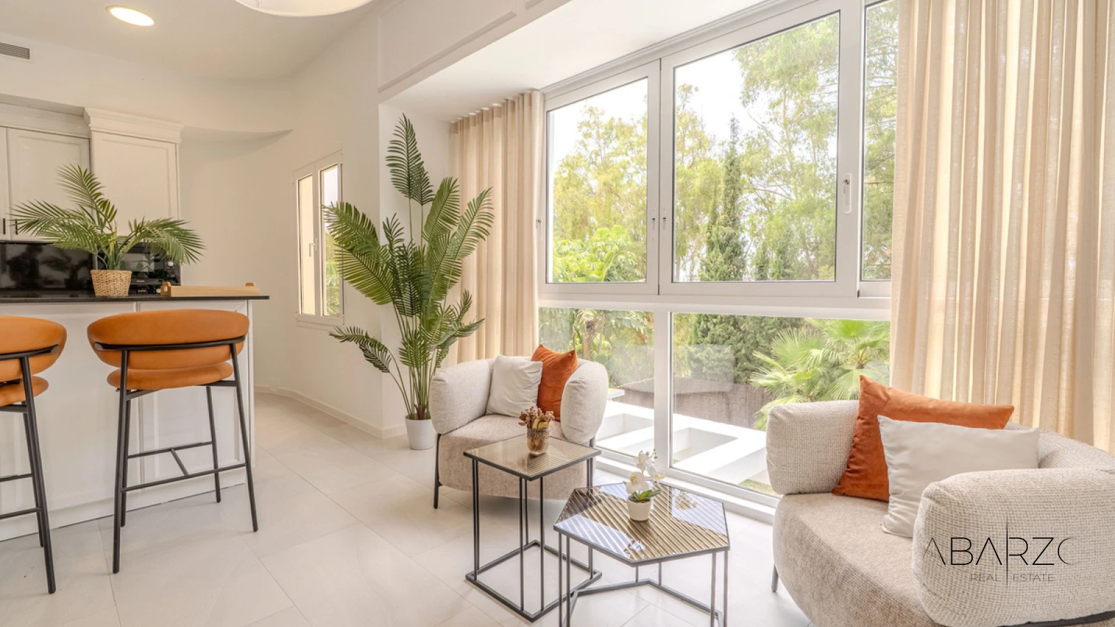 Beautiful 4-Bedroom Villa in Nueva Andalucía with Pool and Gardens — interior, Nueva Andalucía, Marbella (9 of 49)