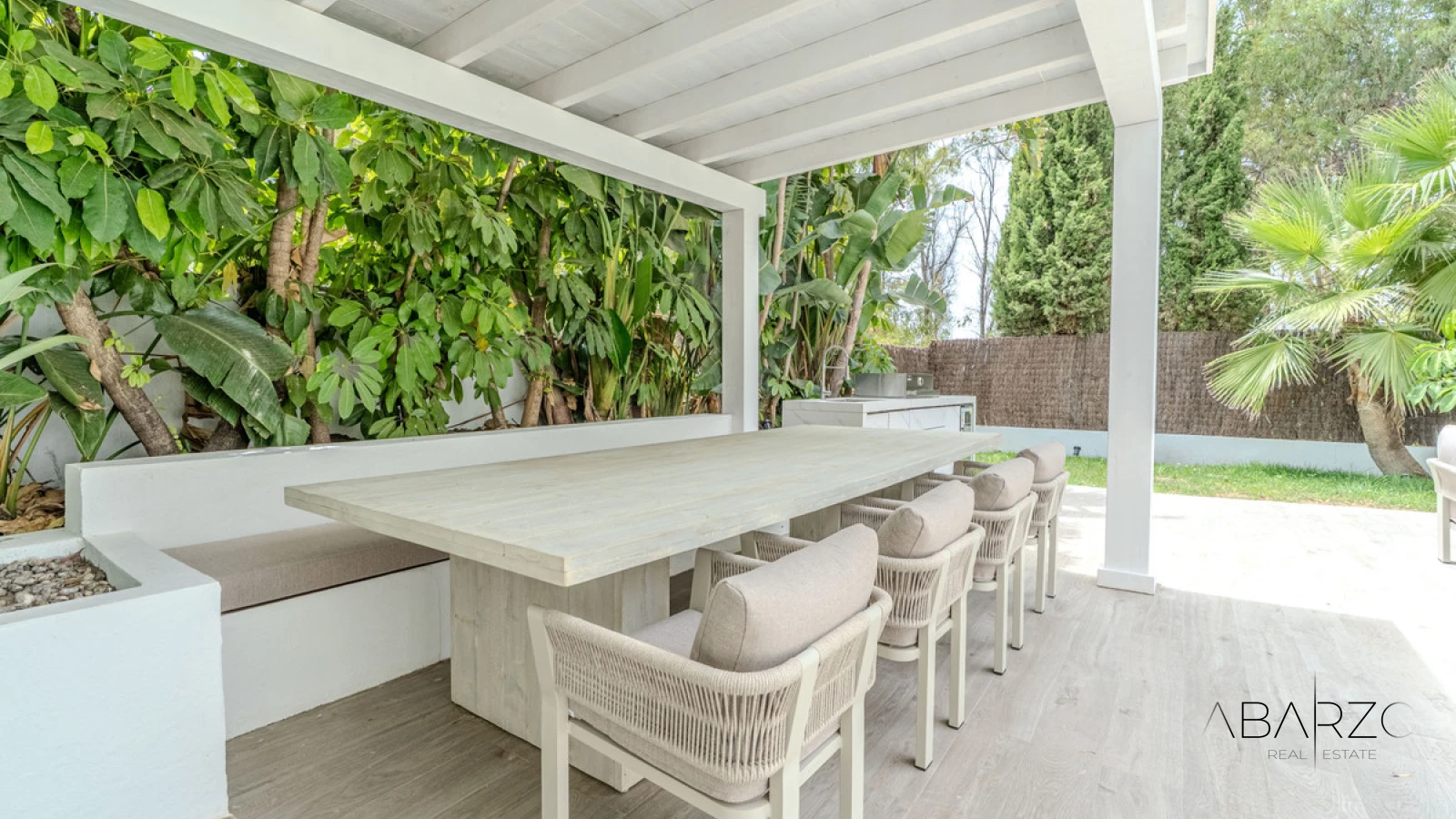 Beautiful 4-Bedroom Villa in Nueva Andalucía with Pool and Gardens — interior, Nueva Andalucía, Marbella (42 of 49)