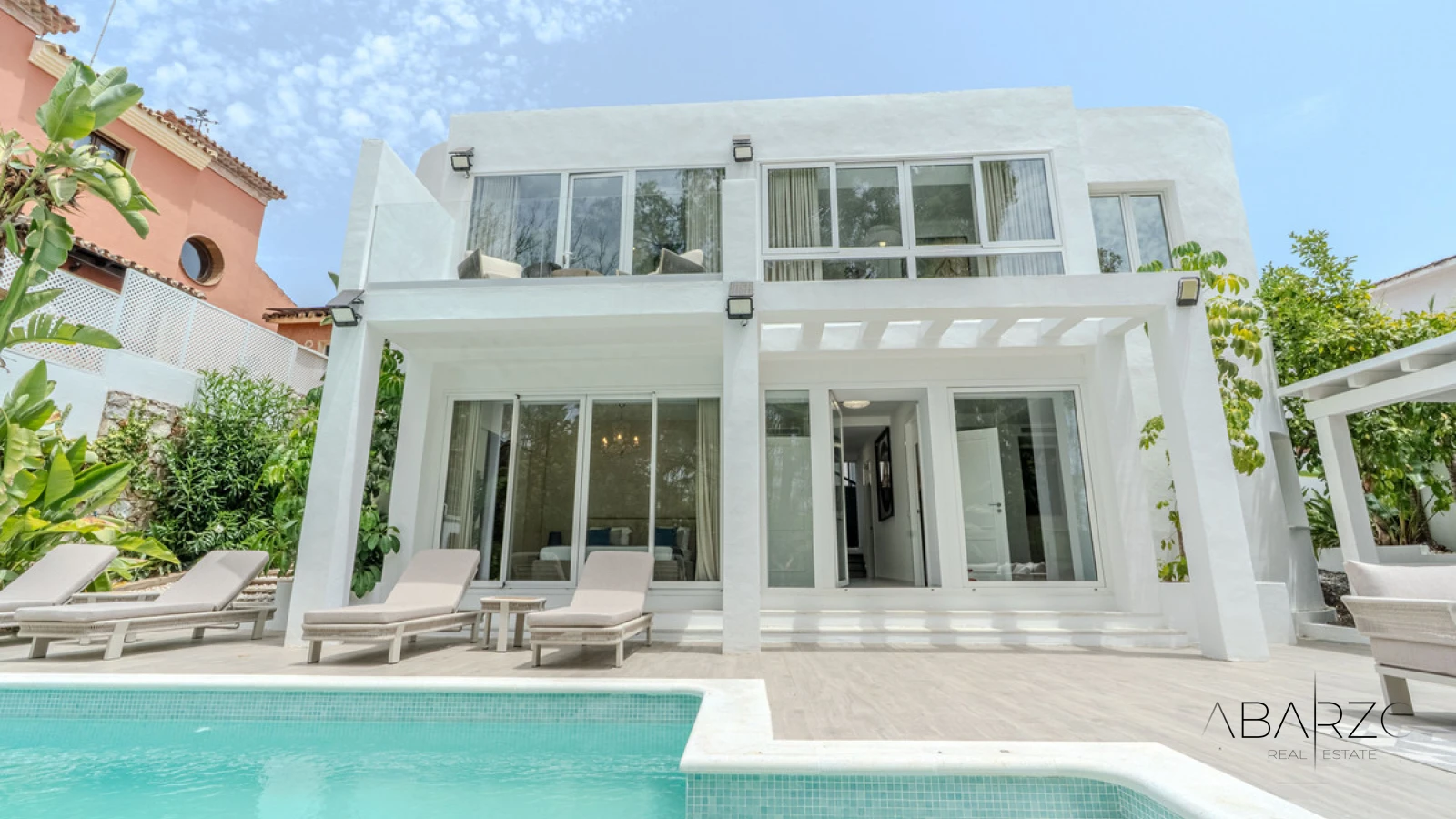 Beautiful 4-Bedroom Villa in Nueva Andalucía with Pool and Gardens — interior, Nueva Andalucía, Marbella (45 of 49)