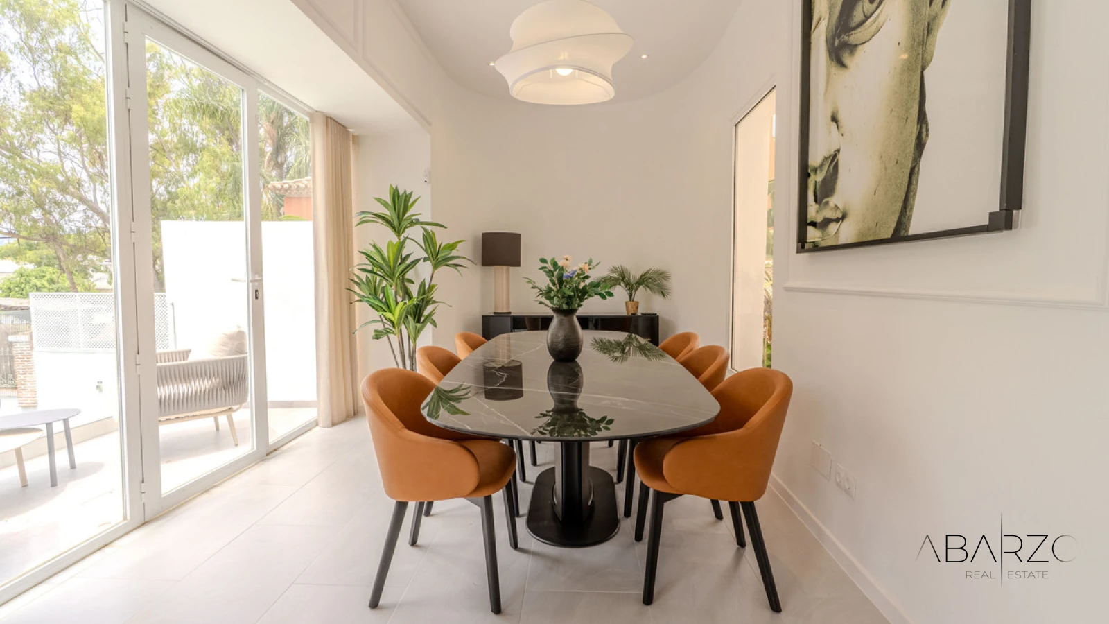 Beautiful 4-Bedroom Villa in Nueva Andalucía with Pool and Gardens — interior, Nueva Andalucía, Marbella (7 of 49)