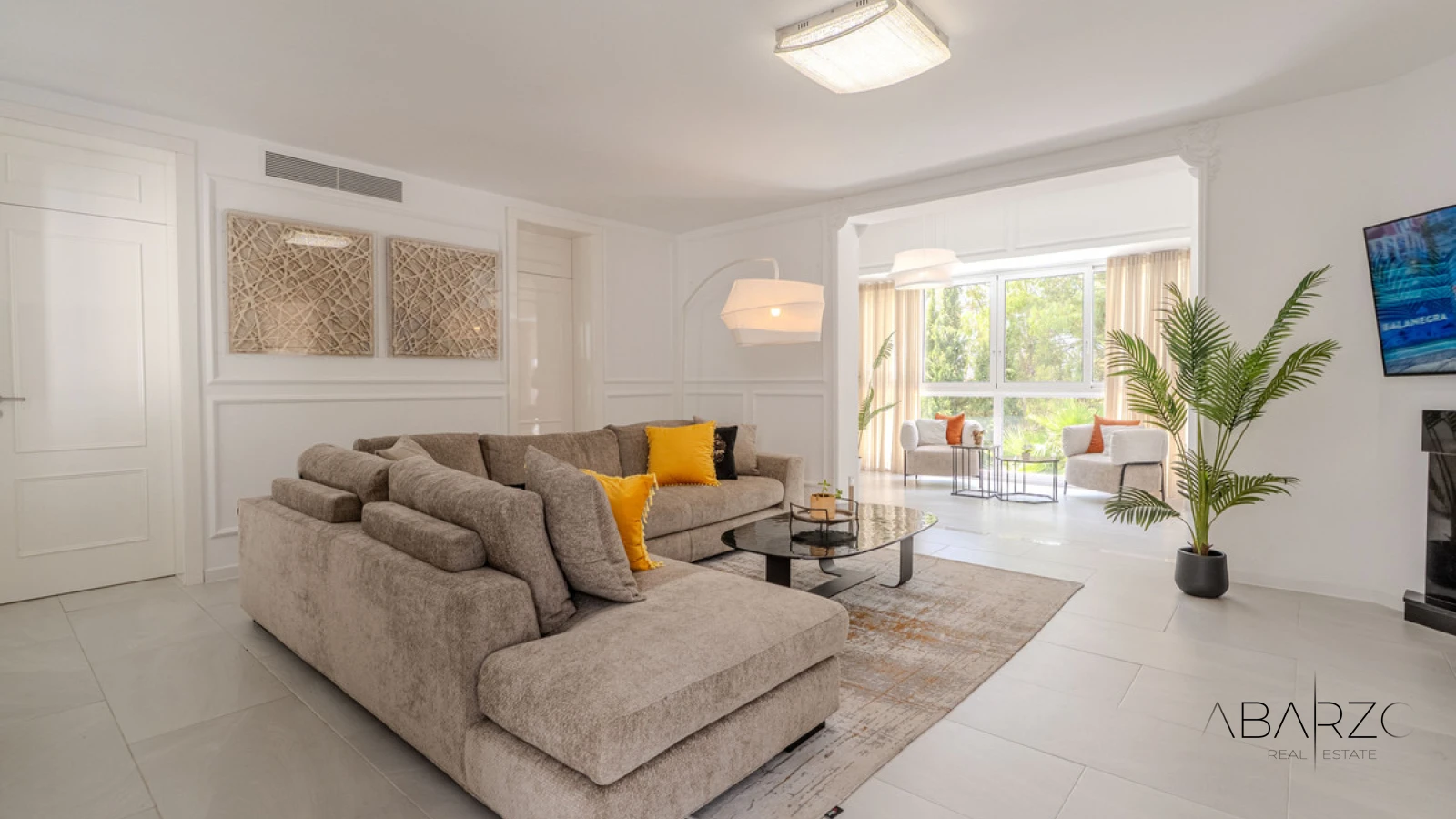 Beautiful 4-Bedroom Villa in Nueva Andalucía with Pool and Gardens — interior, Nueva Andalucía, Marbella (10 of 49)