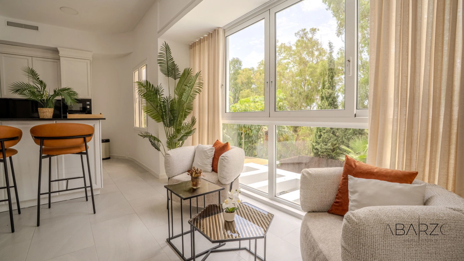 Beautiful 4-Bedroom Villa in Nueva Andalucía with Pool and Gardens — interior, Nueva Andalucía, Marbella (8 of 49)