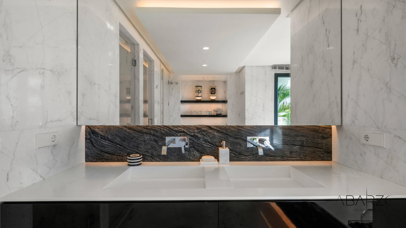 Luxury Semi-Detached Villa with Sea Views in Las Lomas de Magna Marbella — interior, Golden Mile, Marbella (17 of 49)