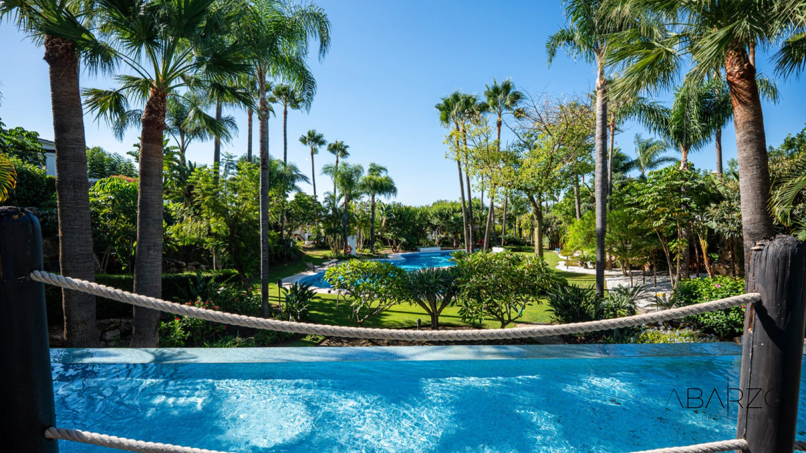 Luxury Semi-Detached Villa with Sea Views in Las Lomas de Magna Marbella — interior, Golden Mile, Marbella (45 of 49)