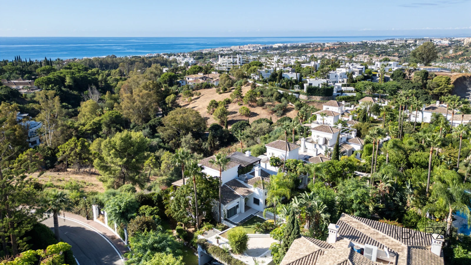 Luxury Semi-Detached Villa with Sea Views in Las Lomas de Magna Marbella — interior, Golden Mile, Marbella (48 of 49)