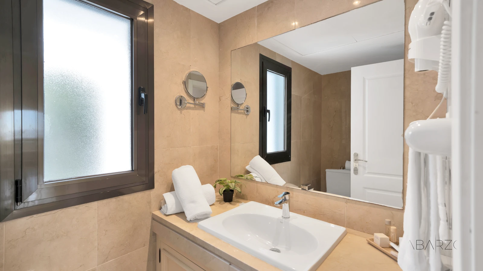 One of a kind First Line Beach Penthouse Golden Mile, Panoramic Sea and Concha Views — interior, Golden Mile, Marbella (38 of 46)