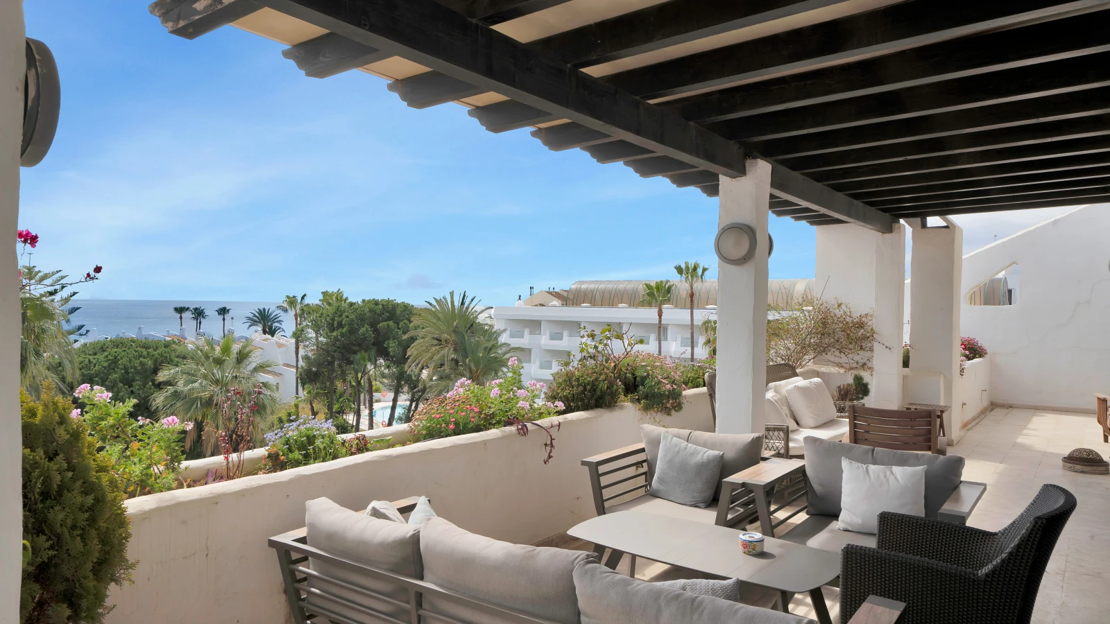 One of a kind First Line Beach Penthouse Golden Mile, Panoramic Sea and Concha Views — interior, Golden Mile, Marbella (12 of 46)