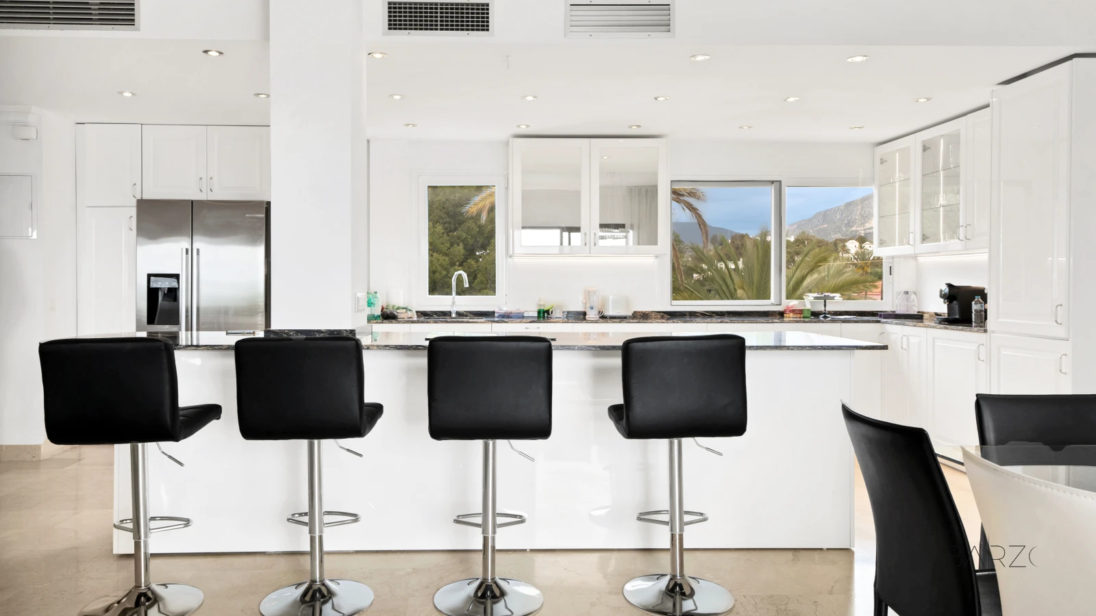 One of a kind First Line Beach Penthouse Golden Mile, Panoramic Sea and Concha Views — interior, Golden Mile, Marbella (28 of 46)
