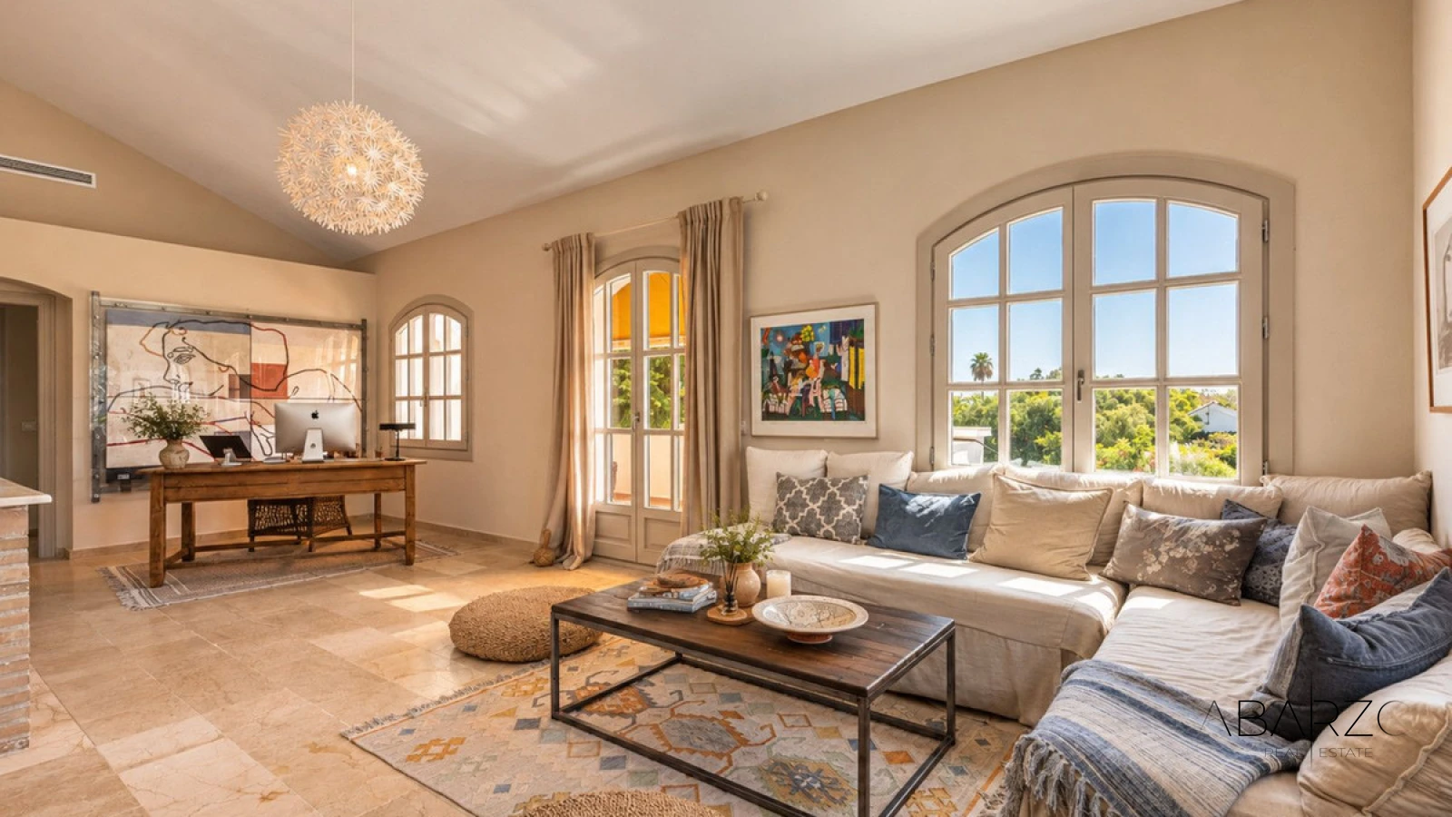Villa renovada en un barrio seguro de Marbella cerca de la playa y el casco antiguo — interior, Marbella Centro, Marbella (10 of 28)