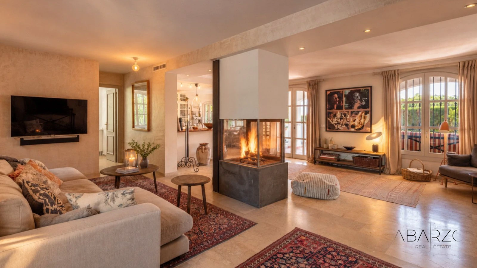 Villa renovada en un barrio seguro de Marbella cerca de la playa y el casco antiguo — interior, Marbella Centro, Marbella (4 of 28)
