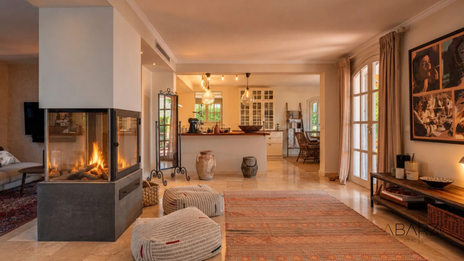 Villa renovada en un barrio seguro de Marbella cerca de la playa y el casco antiguo — interior, Marbella Centro, Marbella (5 of 28)