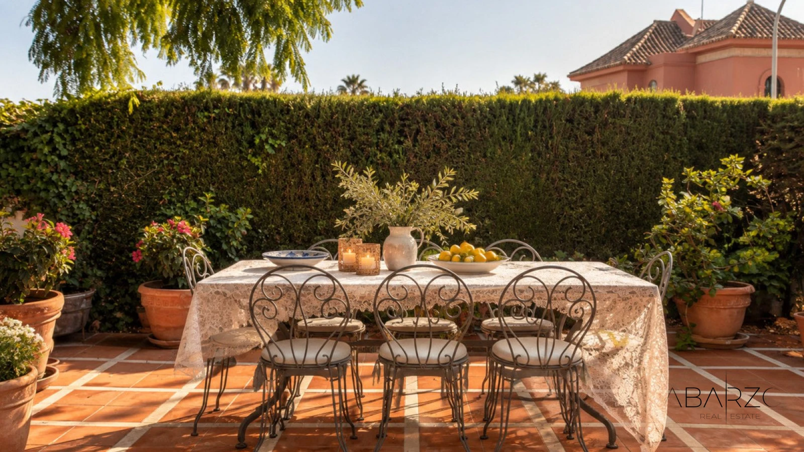 Villa renovada en un barrio seguro de Marbella cerca de la playa y el casco antiguo — interior, Marbella Centro, Marbella (24 of 28)