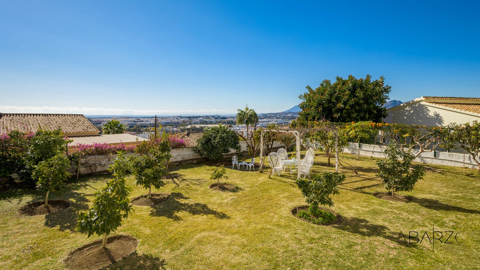 Villa with panoramic sea views in Nueva Andalucia near amenities — interior, Nueva Andalucía, Marbella (27 of 37)