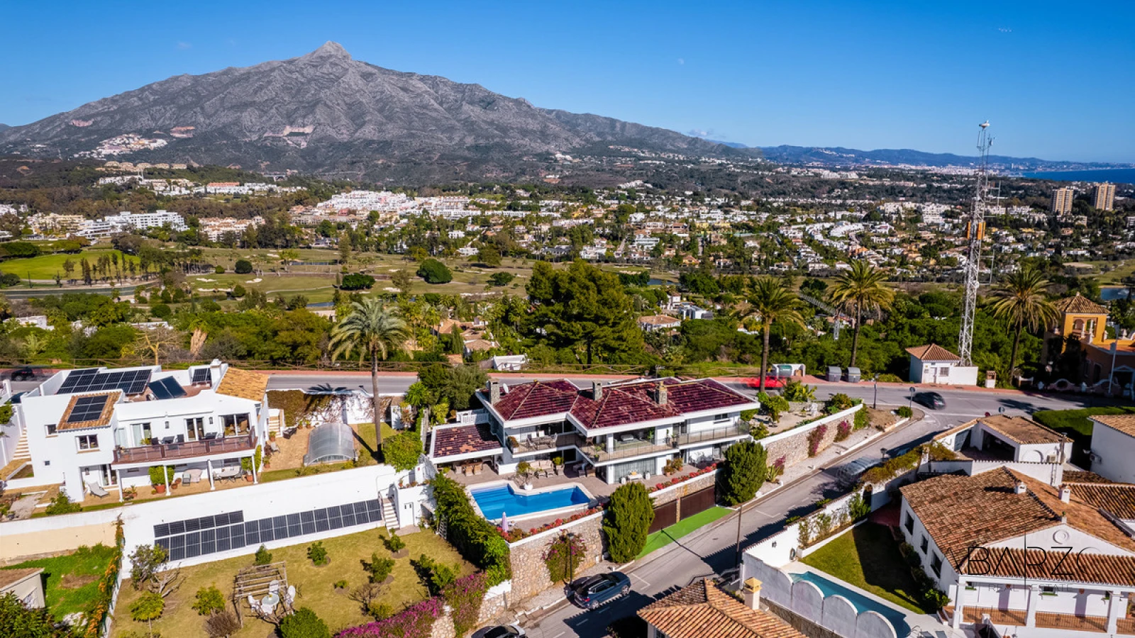 Villa with panoramic sea views in Nueva Andalucia near amenities — interior, Nueva Andalucía, Marbella (34 of 37)