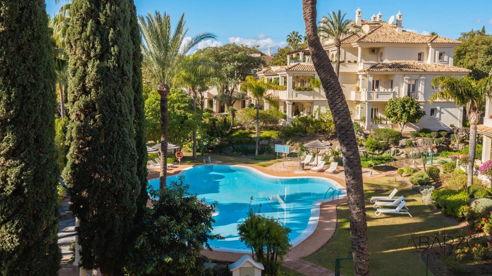 Exceptional Southwest-Facing Duplex Penthouse in Nueva Andalucía with Panoramic Garden Views — interior, Nueva Andalucía, Marbella (32 of 45)