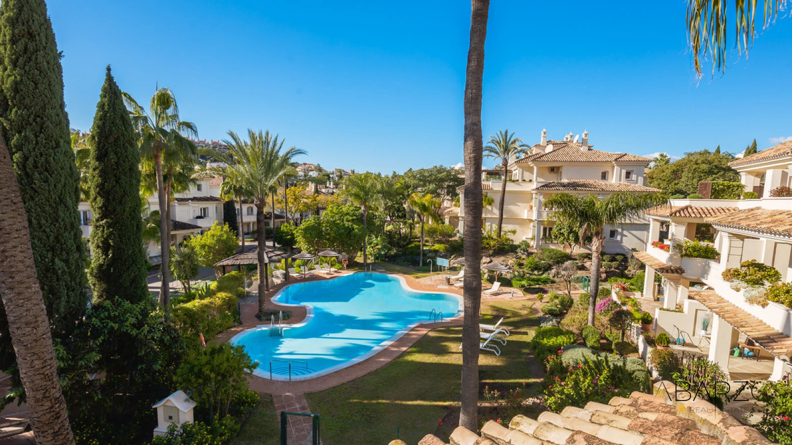 Exceptional Southwest-Facing Duplex Penthouse in Nueva Andalucía with Panoramic Garden Views — interior, Nueva Andalucía, Marbella (34 of 45)