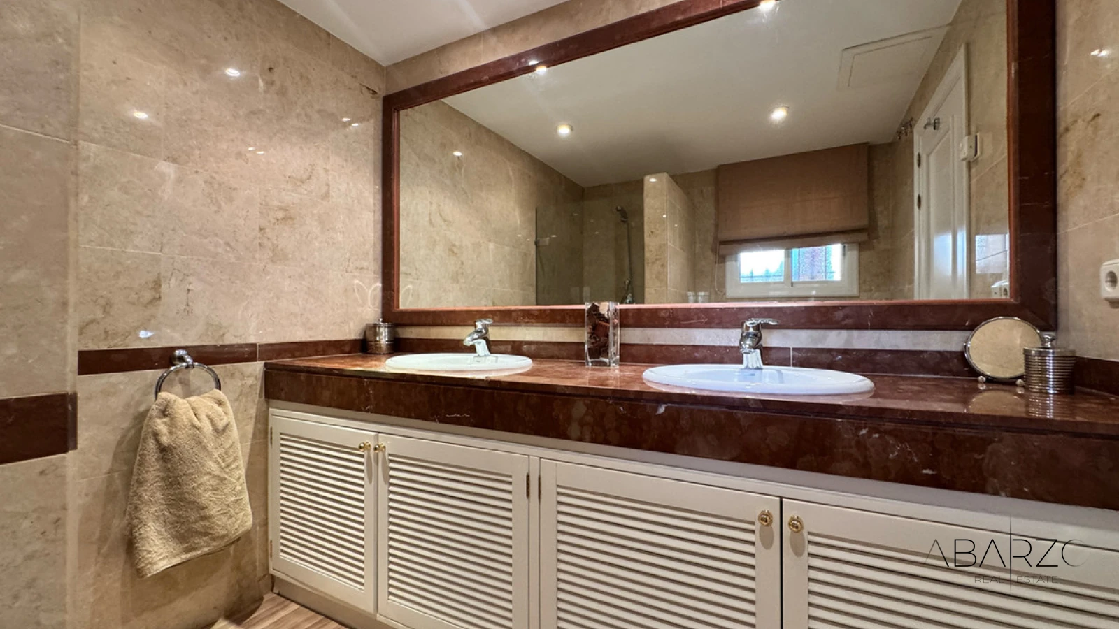 Apartment for Sale in Hacienda Elviria Marbella with Sea View and Private Garage — interior, Marbella East, Marbella (12 of 20)