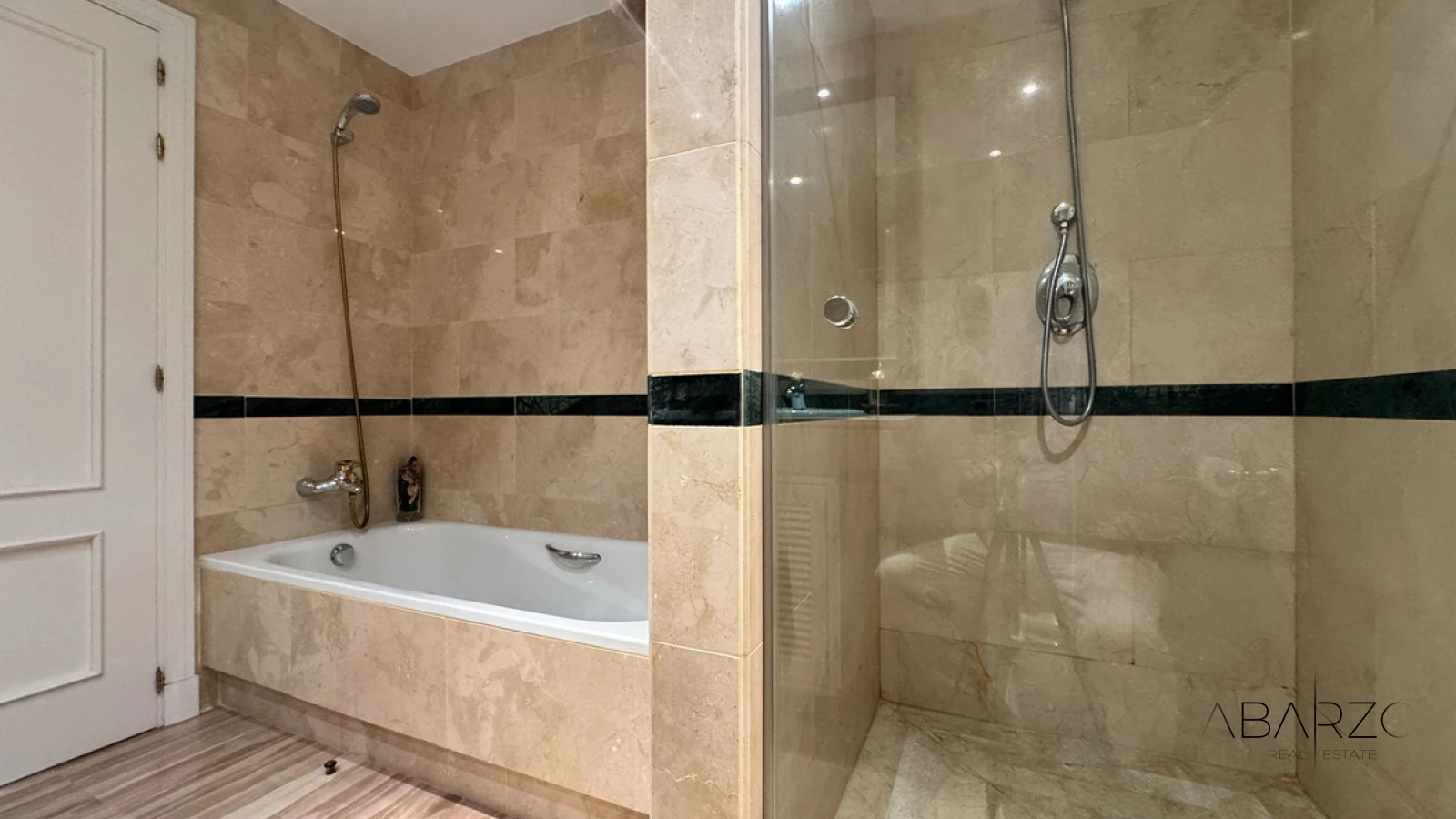 Apartment for Sale in Hacienda Elviria Marbella with Sea View and Private Garage — interior, Marbella East, Marbella (19 of 20)