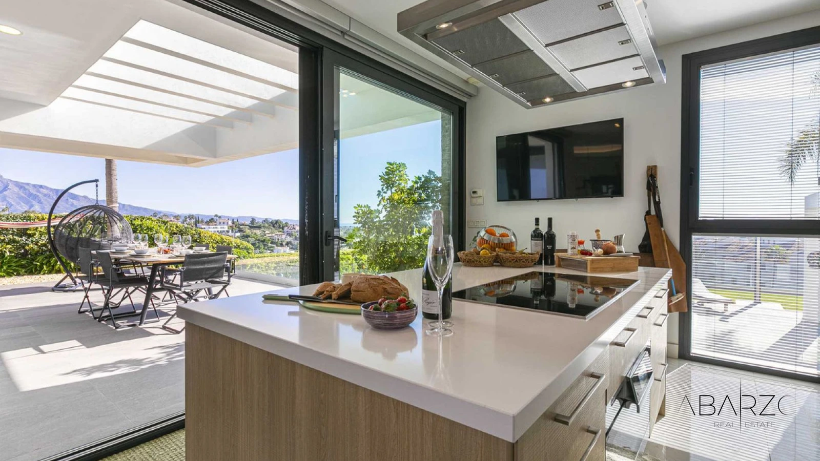 Luxury Villa in Mirador del Paraíso with Heated Pool and Panoramic Views — interior, New Golden Mile, Estepona (20 of 49)