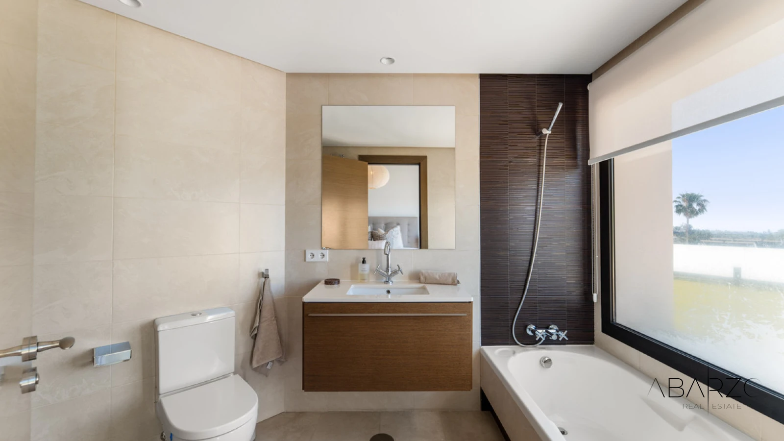 Contemporary villa for sale in Benahavís with panoramic golf and sea views — interior, La Reserva de Alcuzcuz, Benahavís (8 of 49)