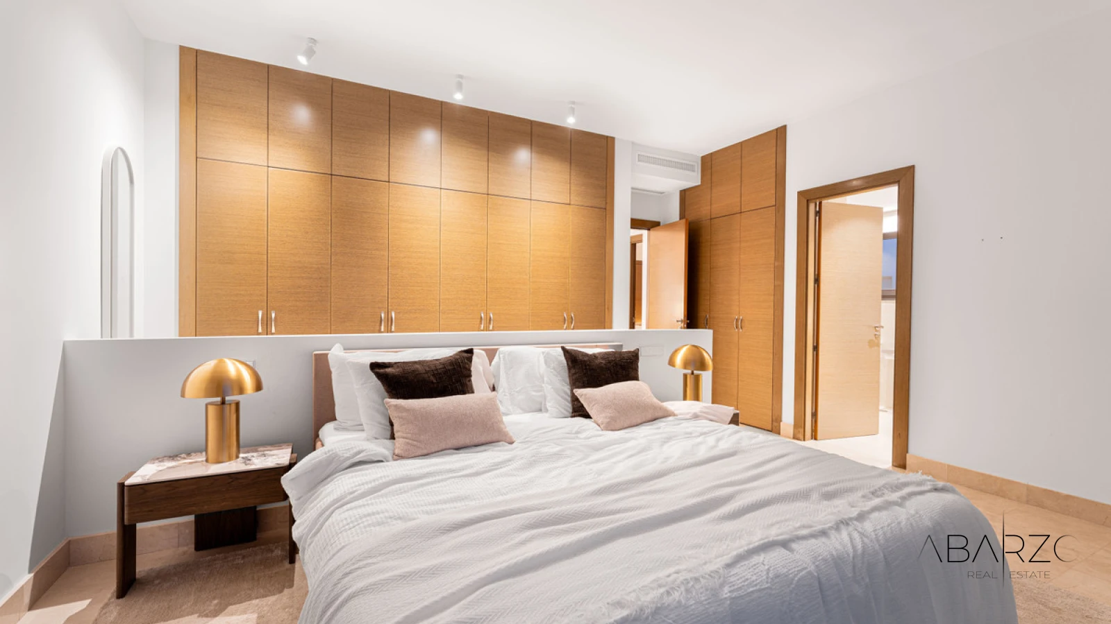 Contemporary villa for sale in Benahavís with panoramic golf and sea views — interior, La Reserva de Alcuzcuz, Benahavís (32 of 49)