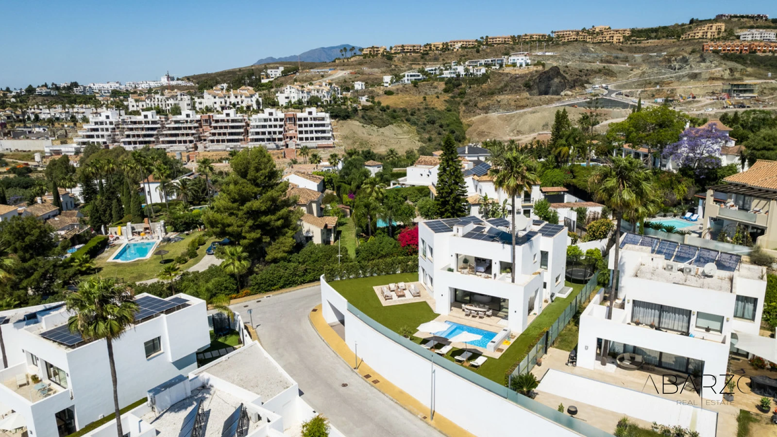 Contemporary villa for sale in Benahavís with panoramic golf and sea views — interior, La Reserva de Alcuzcuz, Benahavís (44 of 49)