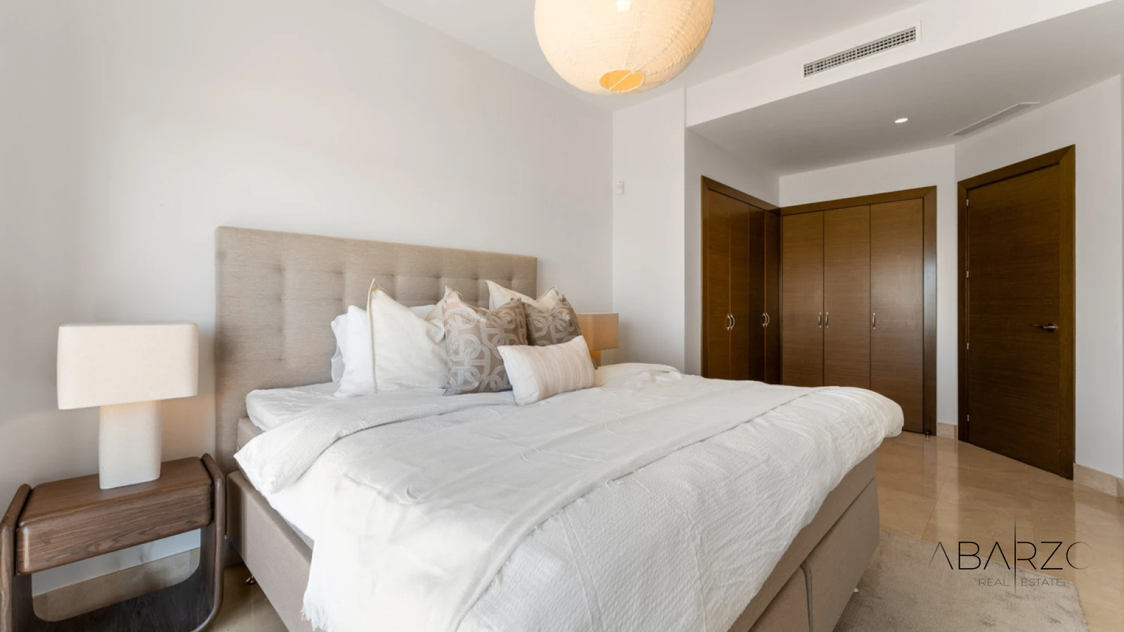 Contemporary villa for sale in Benahavís with panoramic golf and sea views — interior, La Reserva de Alcuzcuz, Benahavís (17 of 49)