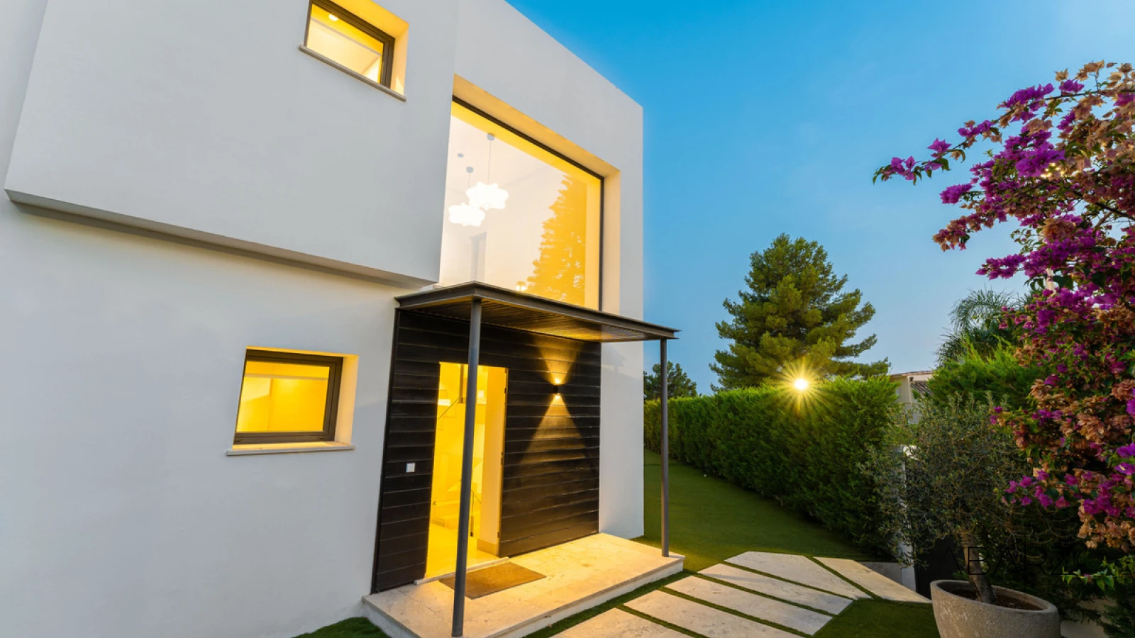 Contemporary villa for sale in Benahavís with panoramic golf and sea views — interior, La Reserva de Alcuzcuz, Benahavís (46 of 49)