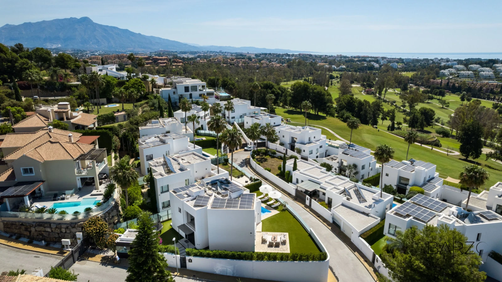 Contemporary villa for sale in Benahavís with panoramic golf and sea views — interior, La Reserva de Alcuzcuz, Benahavís (45 of 49)