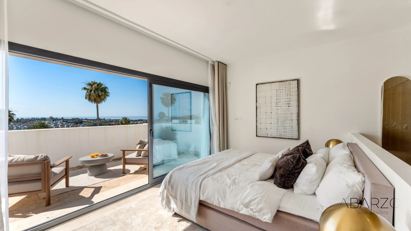 Contemporary villa for sale in Benahavís with panoramic golf and sea views — interior, La Reserva de Alcuzcuz, Benahavís (26 of 49)