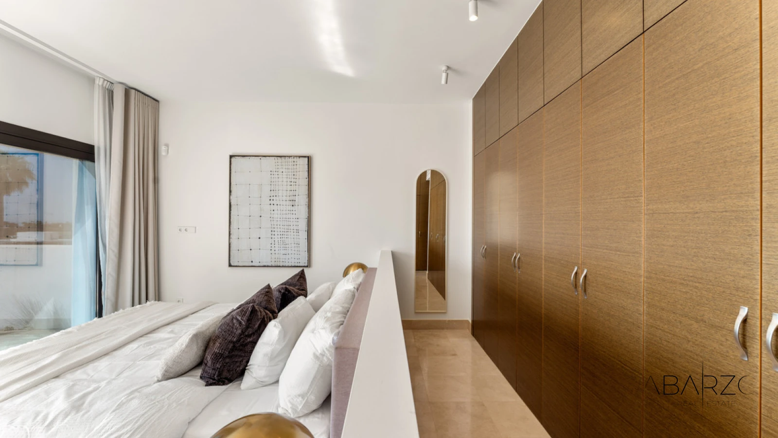Contemporary villa for sale in Benahavís with panoramic golf and sea views — interior, La Reserva de Alcuzcuz, Benahavís (31 of 49)