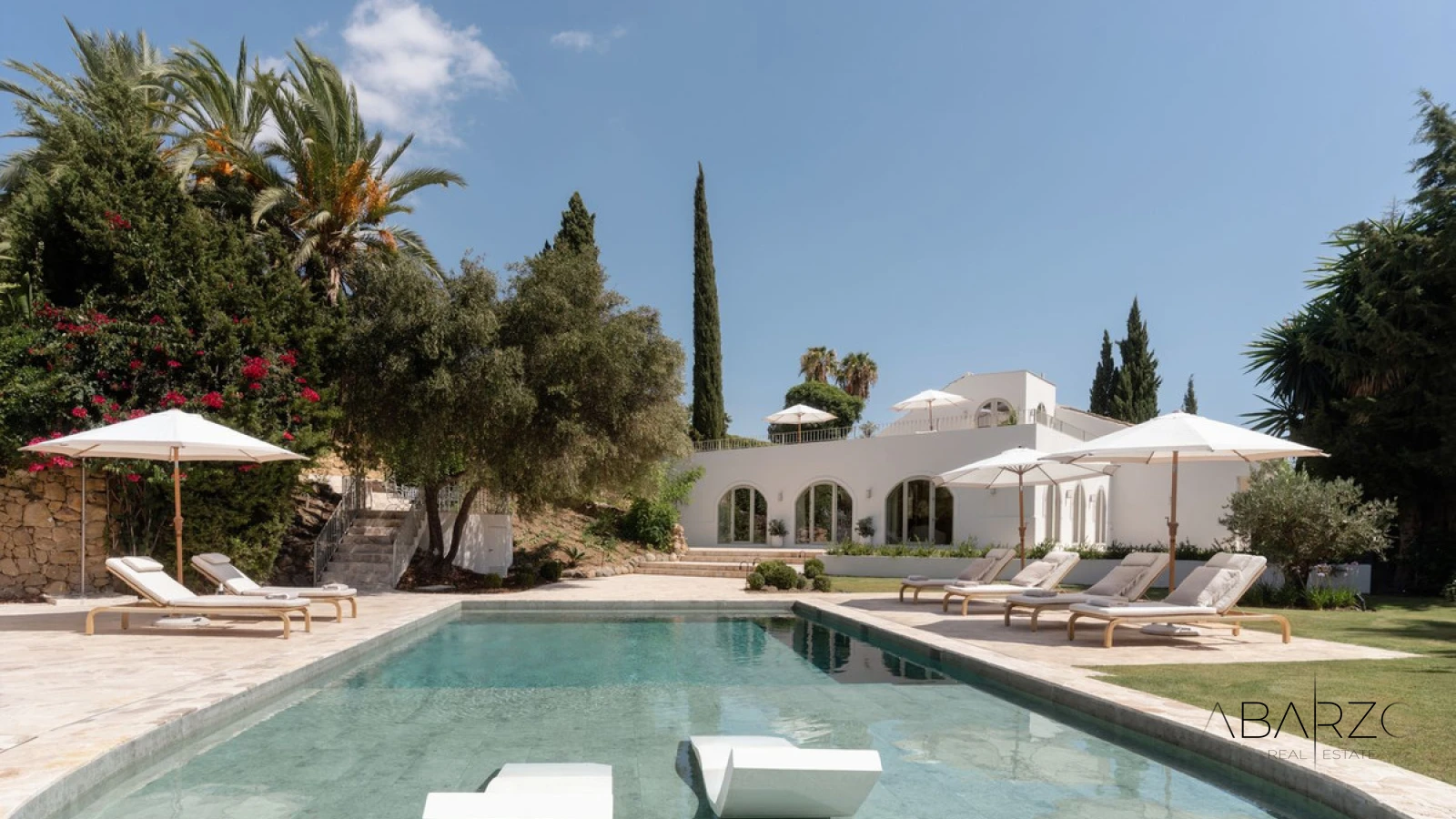 Mediterranean Villa in Nueva Andalucía with Mountain Views and Private Pool — luxury property for sale in Nueva Andalucía, Marbella